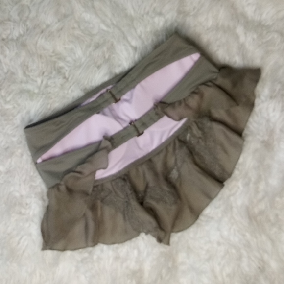 New Victoria’s Secret Flounce Bikini Top Size XS - Picture 4 of 7